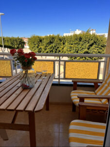 Casaroos-terras-4persoons-appartement-rojales-costablanca-vakantie-verhuur